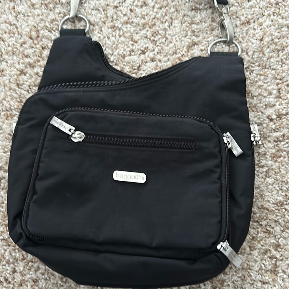 Baggalini crossbody black purse